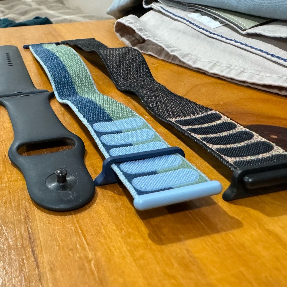 Apple Watch bands (3)